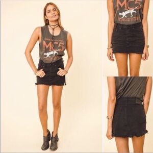 One x One Teaspoon black low rise denim distressed junkyard mini skirt - 26